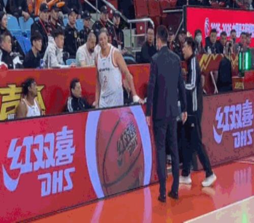 丹尼格林：雷迪克教练技艺日臻完善，新赛季湖人能否爆冷惊喜连连